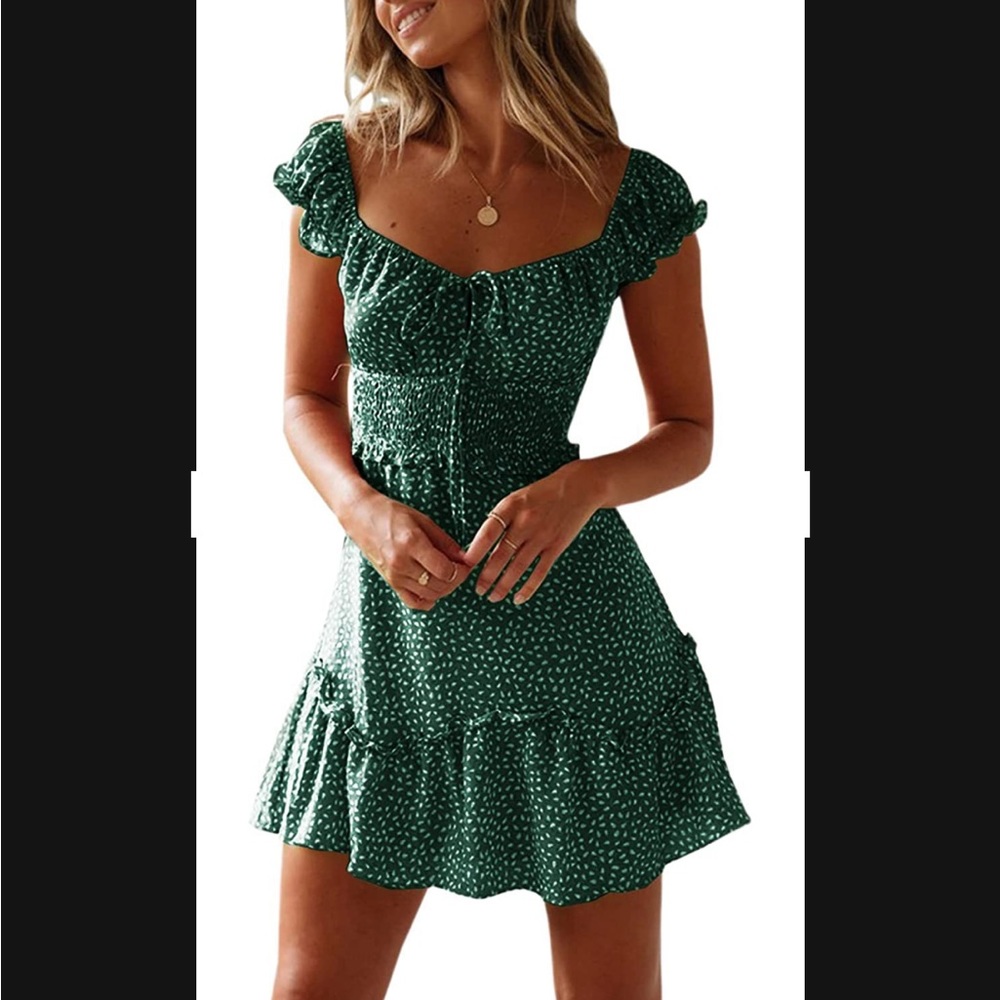 Ruffle sleeve sweetheart neckline emerald green dress size small 💚☘️🍃